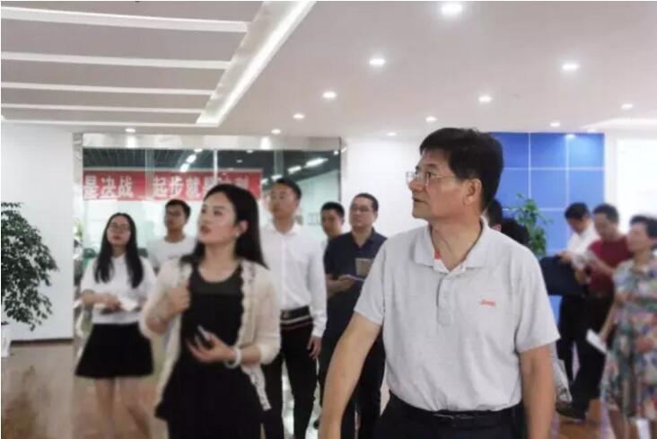 c1d6ae58c5a541fe85126600b402b3e1.jpg c1d6ae58c5a541fe85126600b402b3e1.jpg